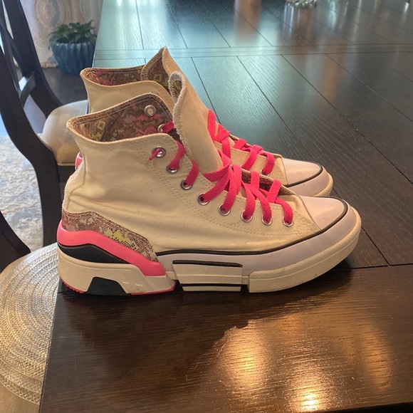 Beautiful converse - Picture 1 of 6